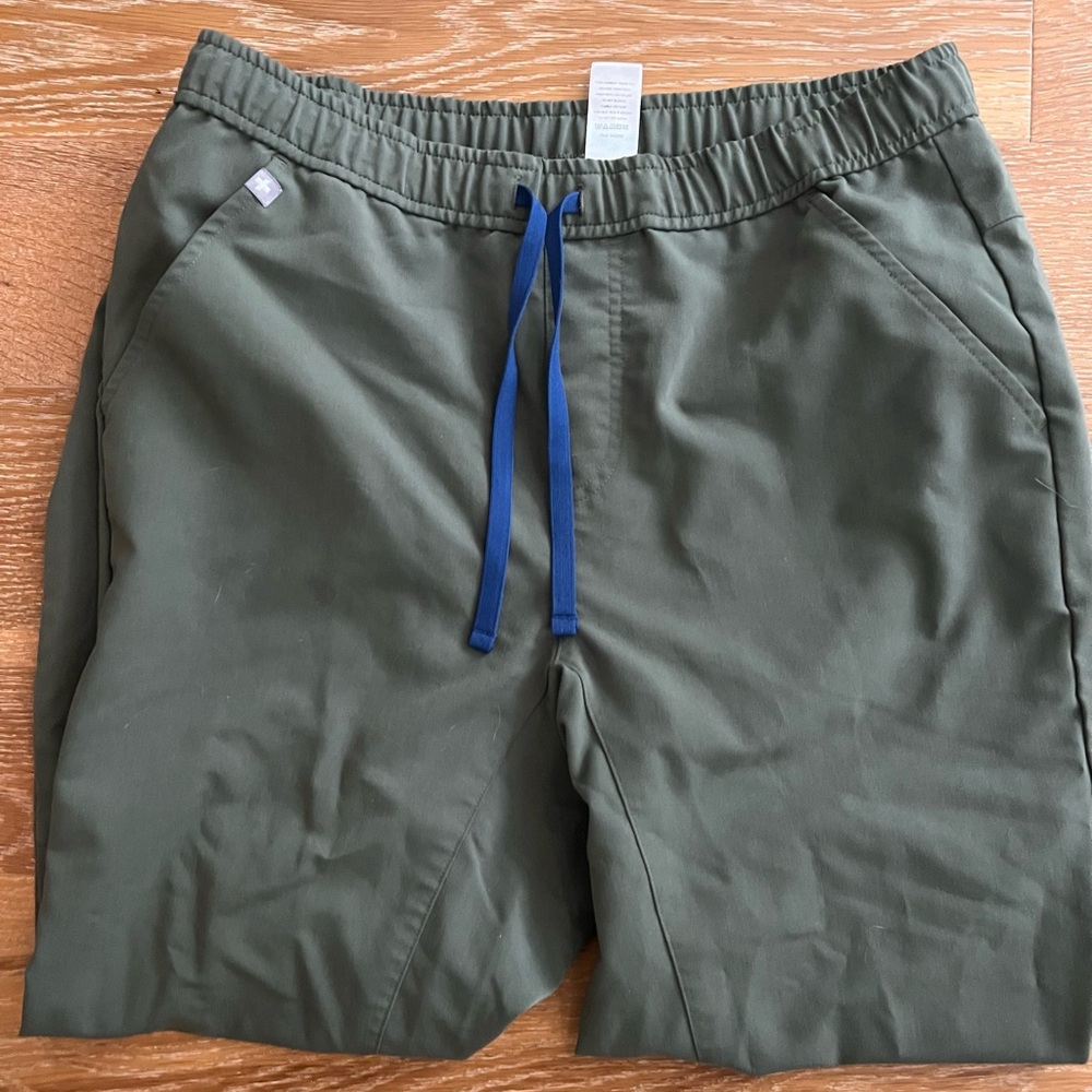 Figs Men’s scrub bottom joggers Size Medium